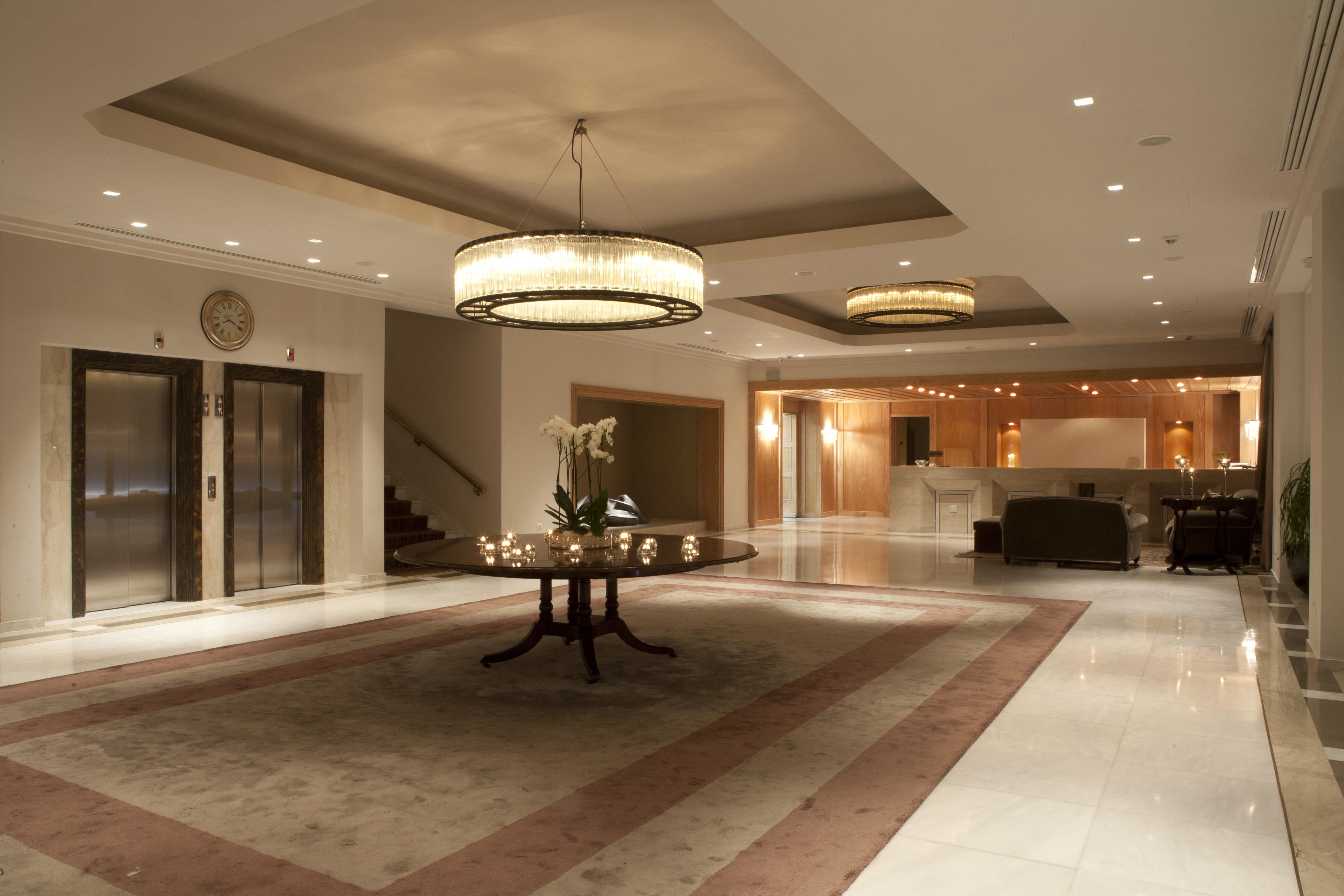 ホテル デュ ラック コングレス センター ＆ スパ ヨアニナ エクステリア 写真